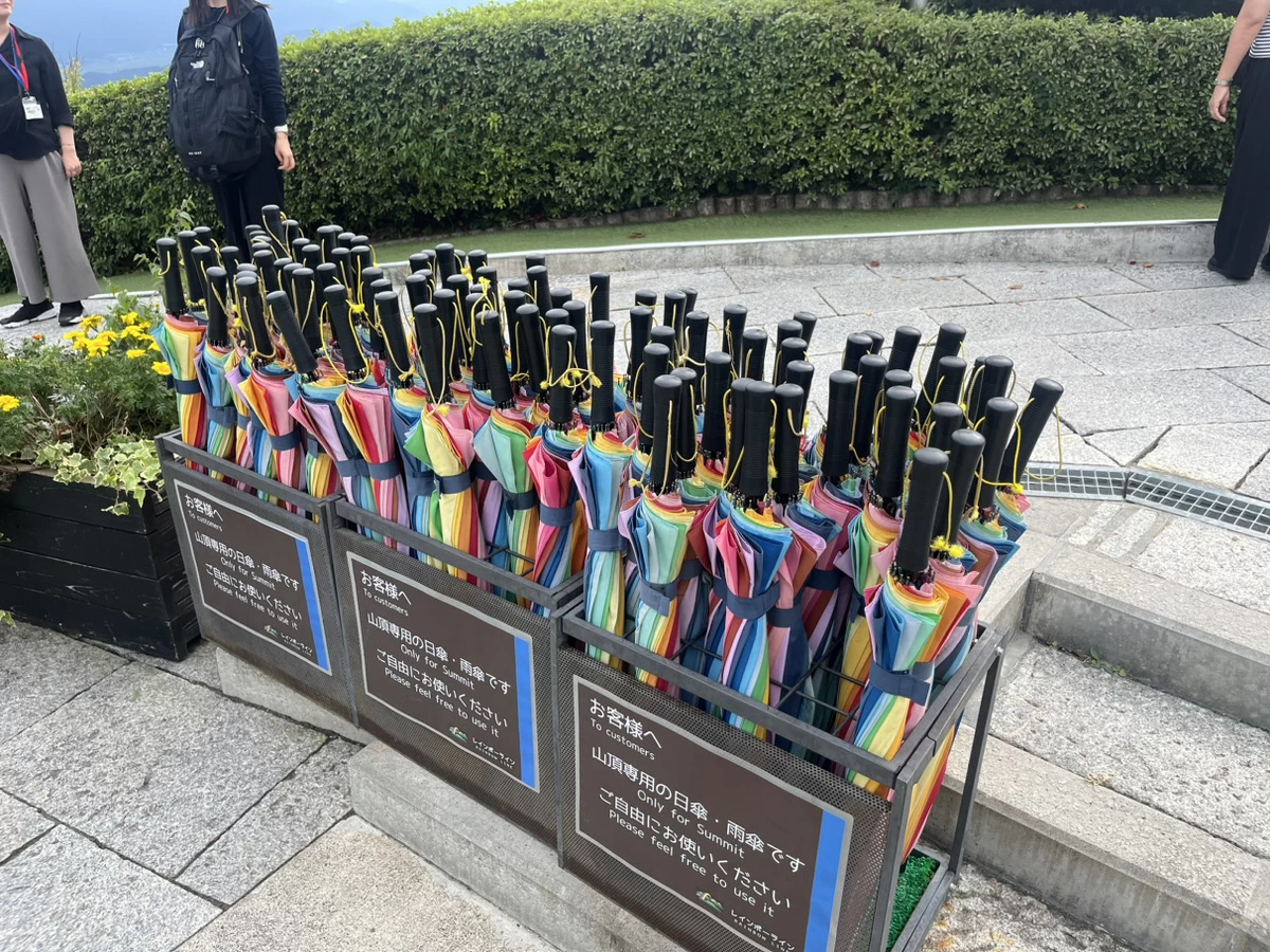 レインボー傘のレンタルも可能