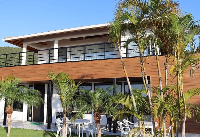 1階にカフェを併設