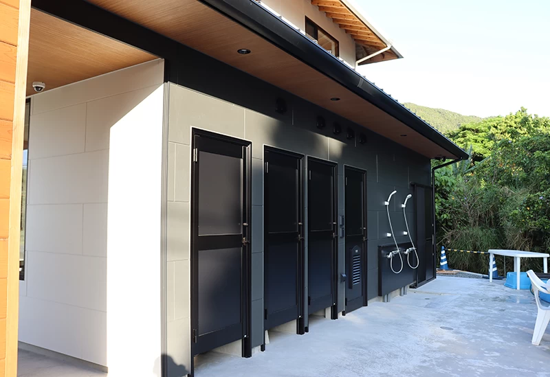 シャワールームを併設