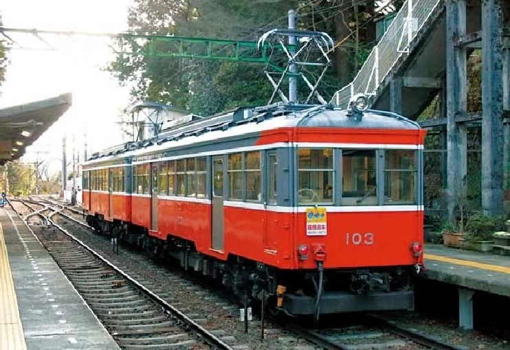 クラシックなモハ1型（現在は104号－106号の運用）
