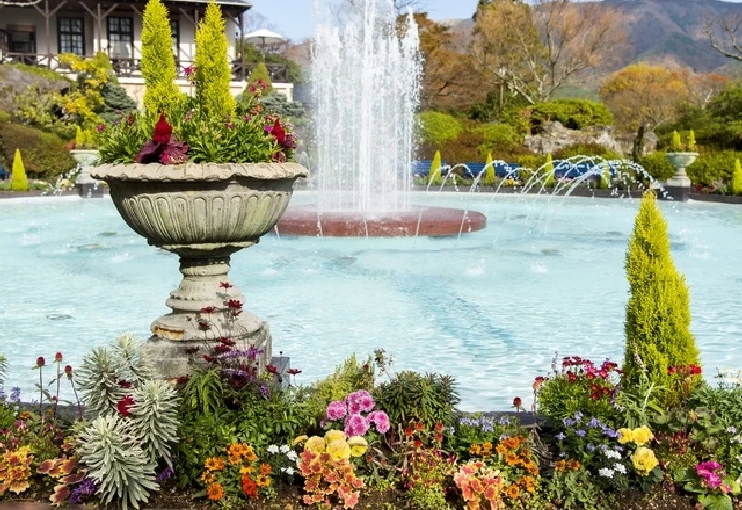フランス式整形庭園の噴水