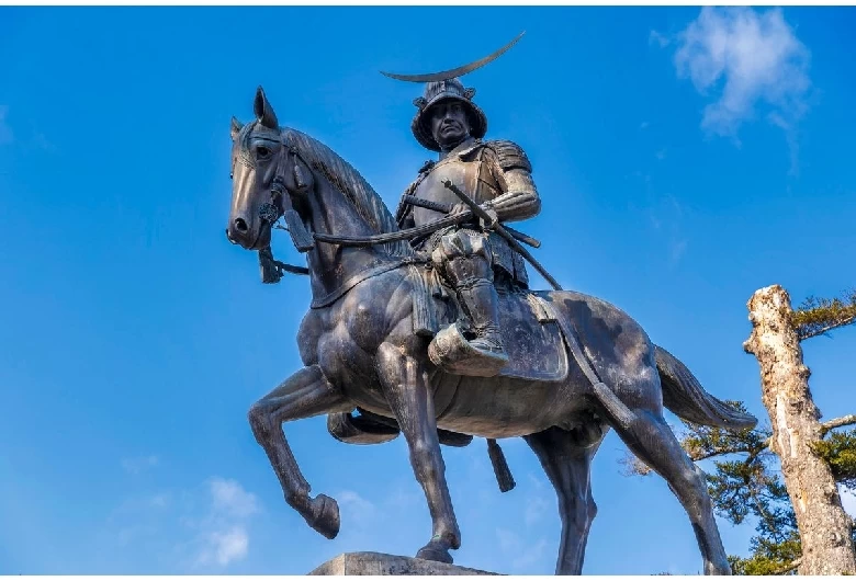 政宗の騎馬像（昼間）