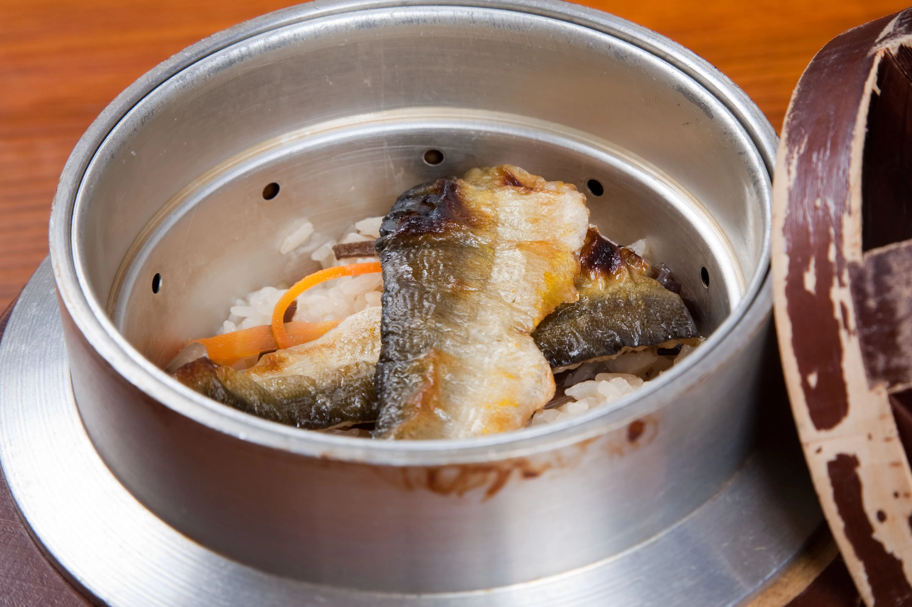 天領あゆの釜めし（吸物付）