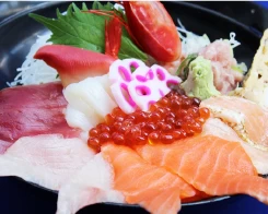 でん助丼（海鮮10点盛り）