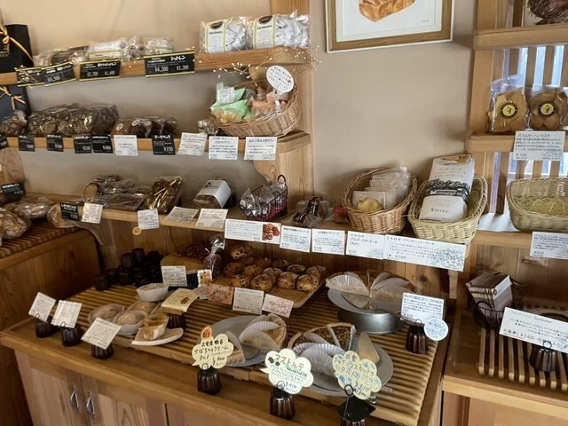 ハード系パンが多め