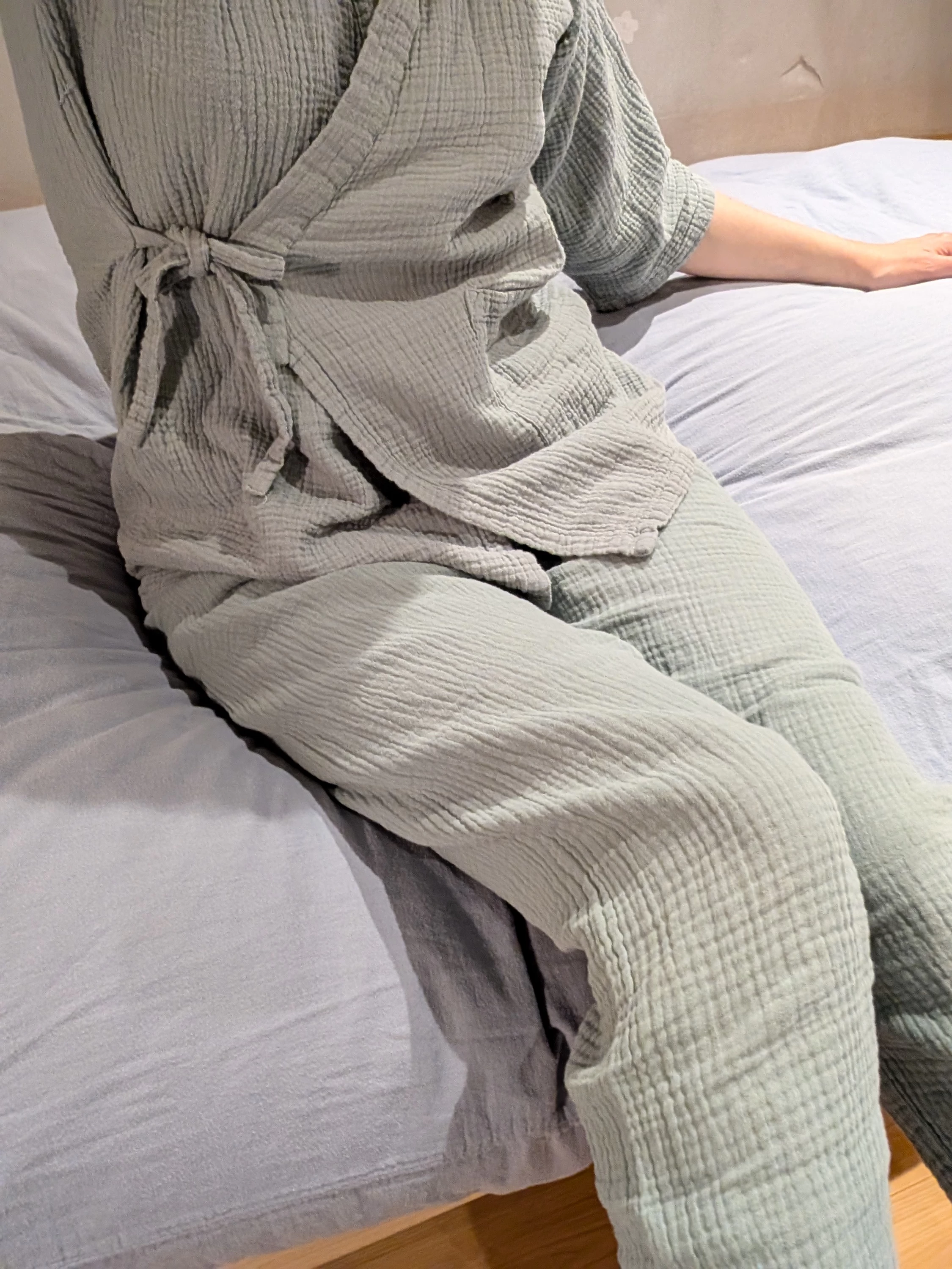 部屋着　男女用とサイズはML（現地にて撮影）