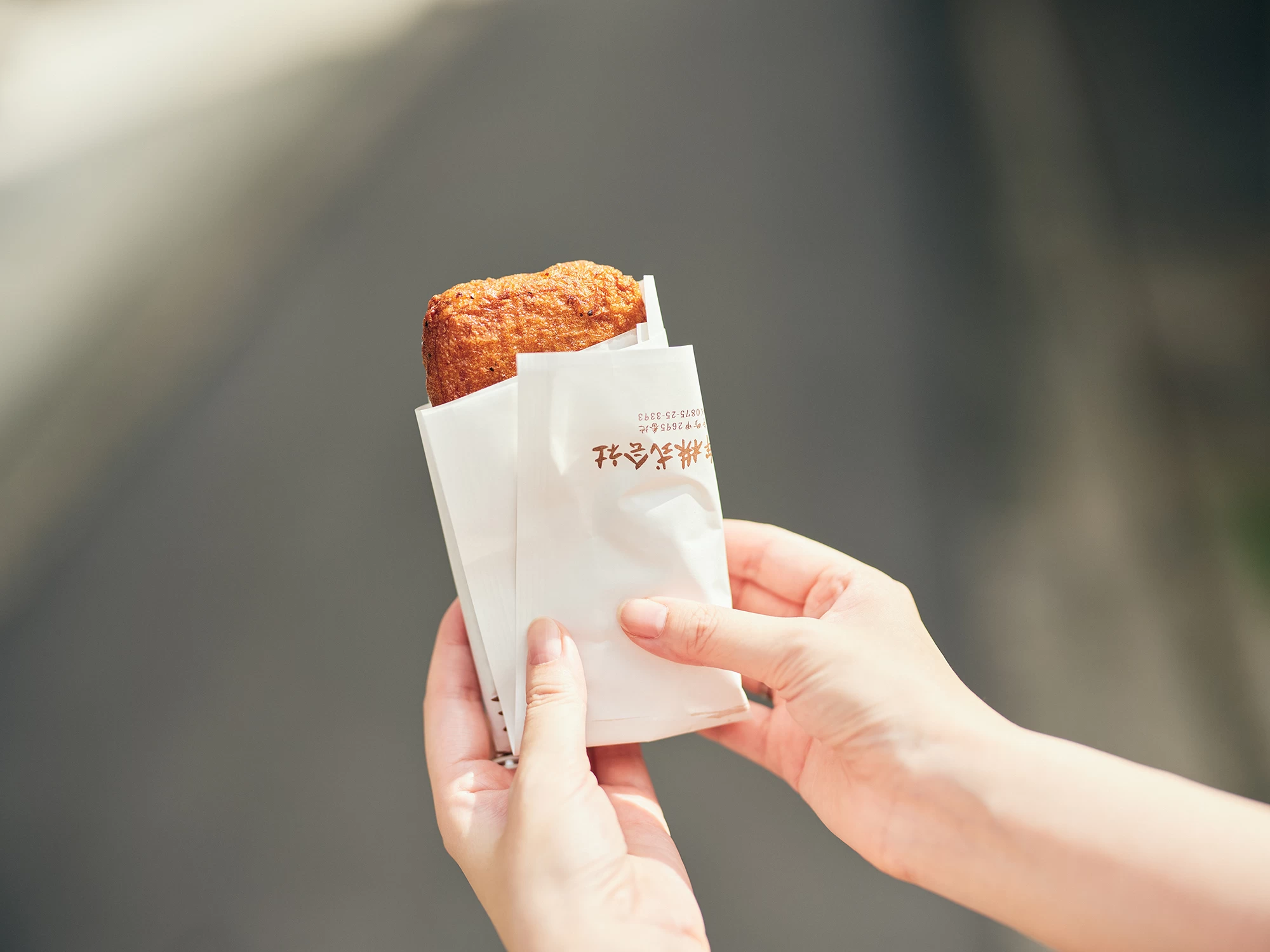 工場が稼働している日は、そのとき製造中の“できたて”を購入することも