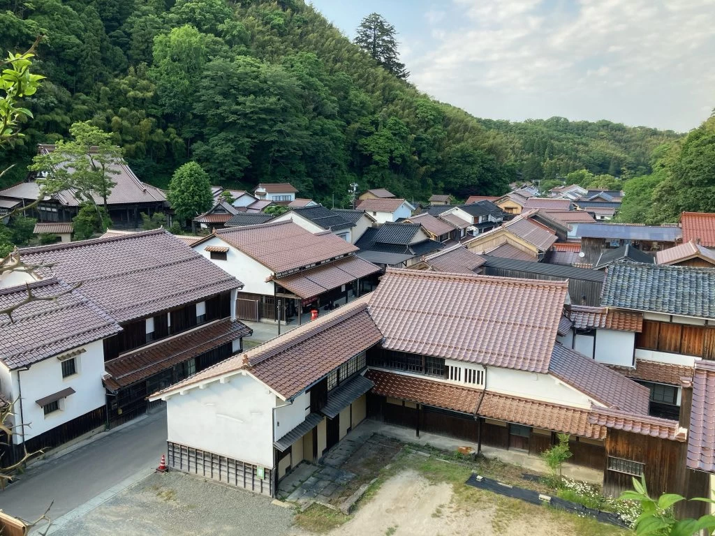 茶色い瓦が石州瓦