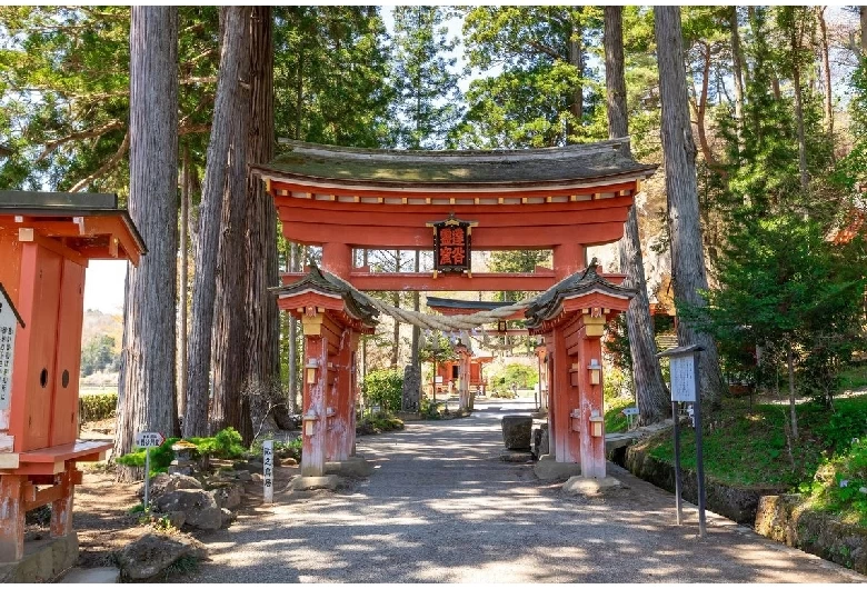 達谷窟毘沙門堂②