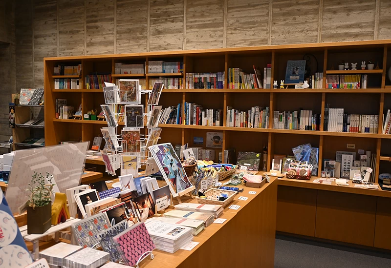 MUSEUM SHOP CON AMORE①
