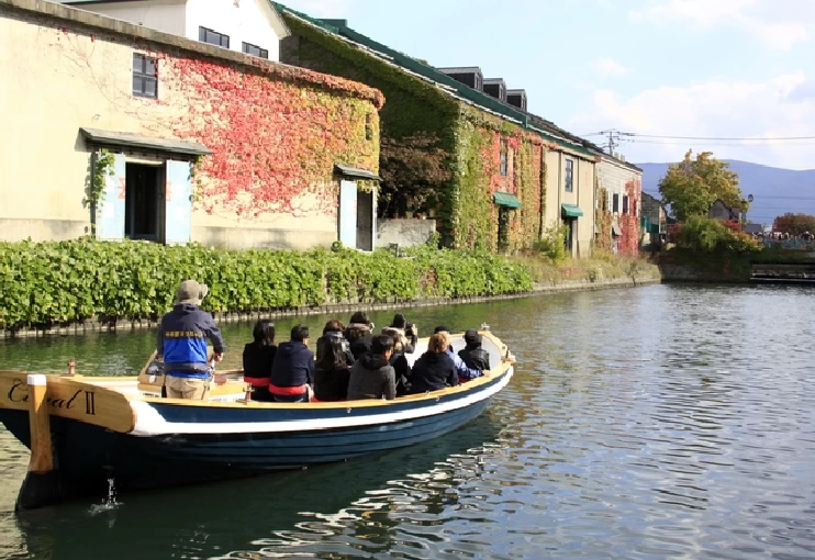 歴史的建造物がはっきり見える「デイクルーズ」