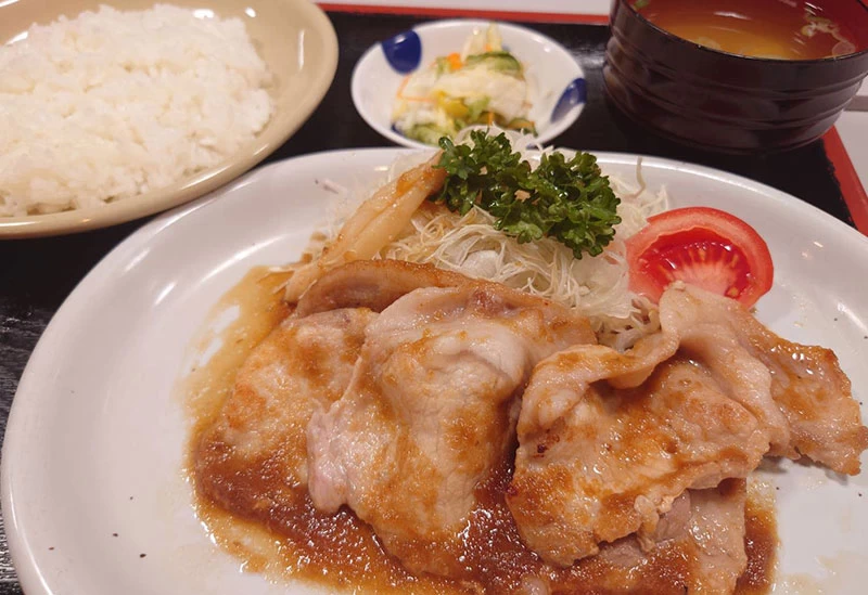 ランチメニューは14時まで