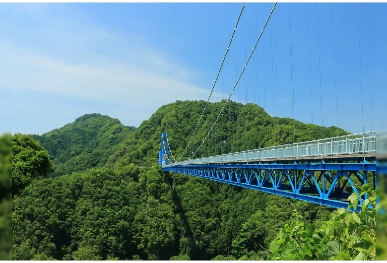 グリーンシーズンの竜神大吊橋