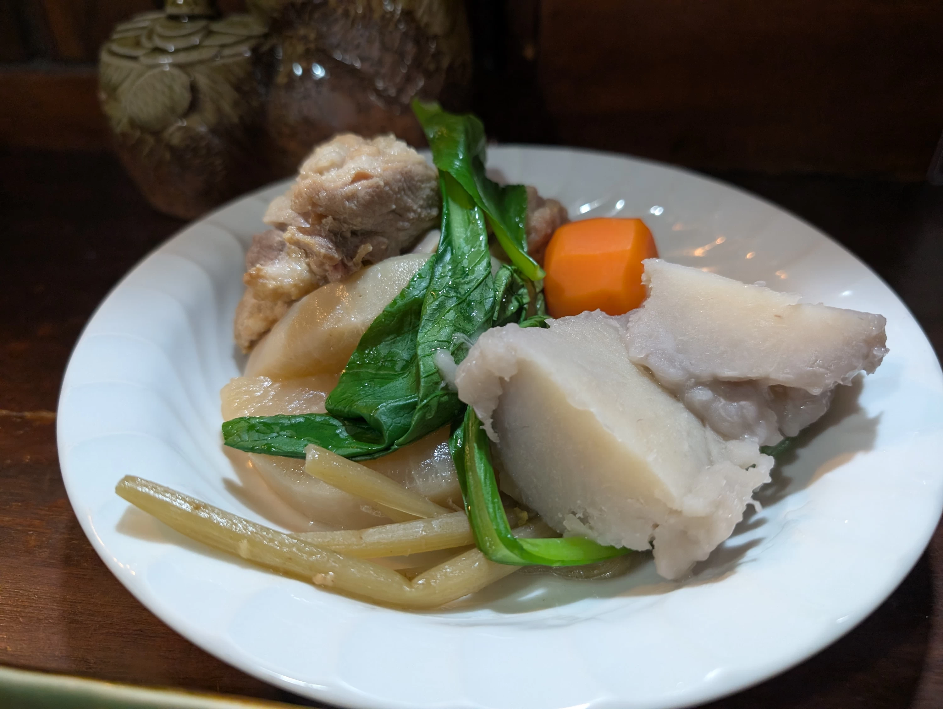 里芋と豚肉の煮物（現地にて撮影）