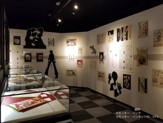 作品リストや原画が展示されている