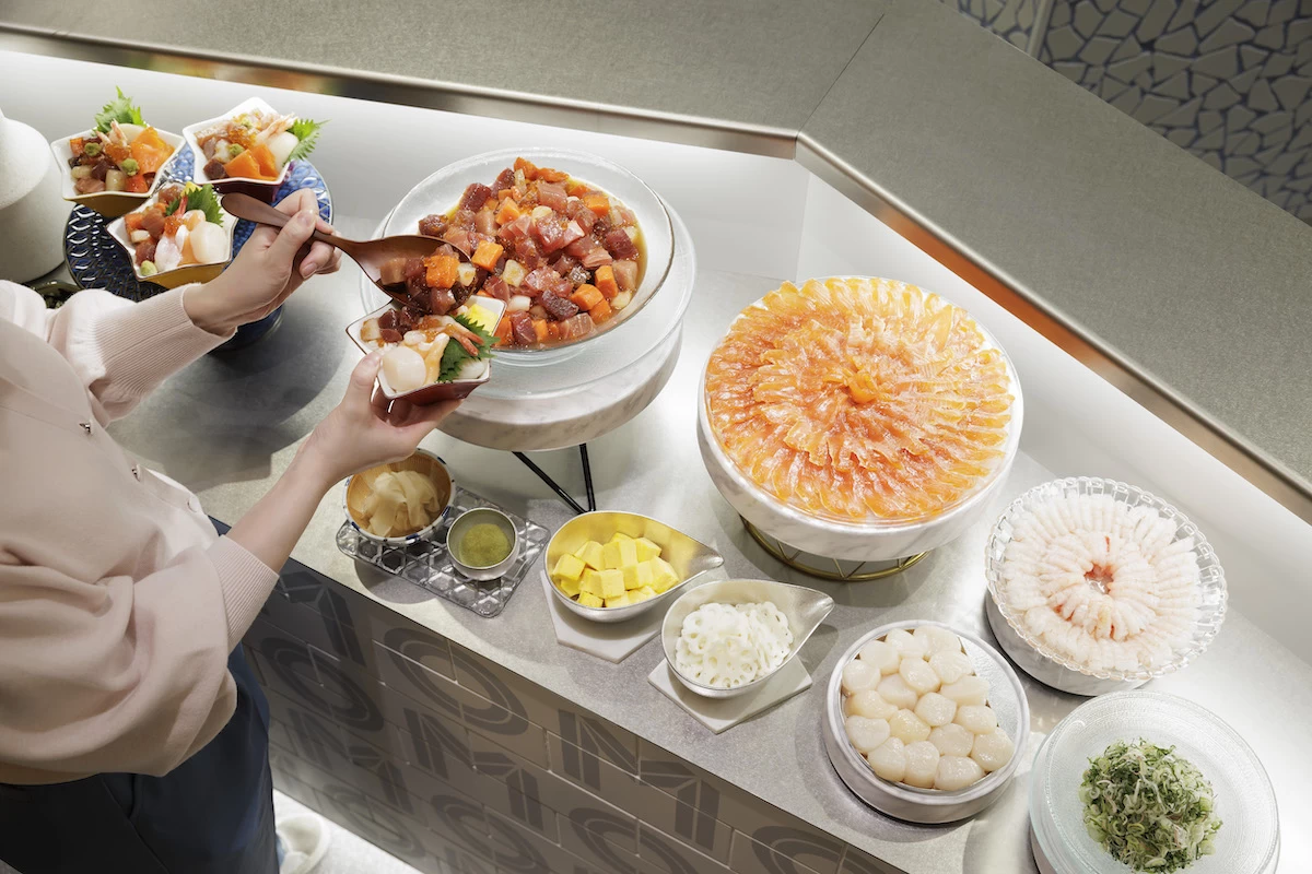 お好みの具材をたっぷりのせた海鮮丼