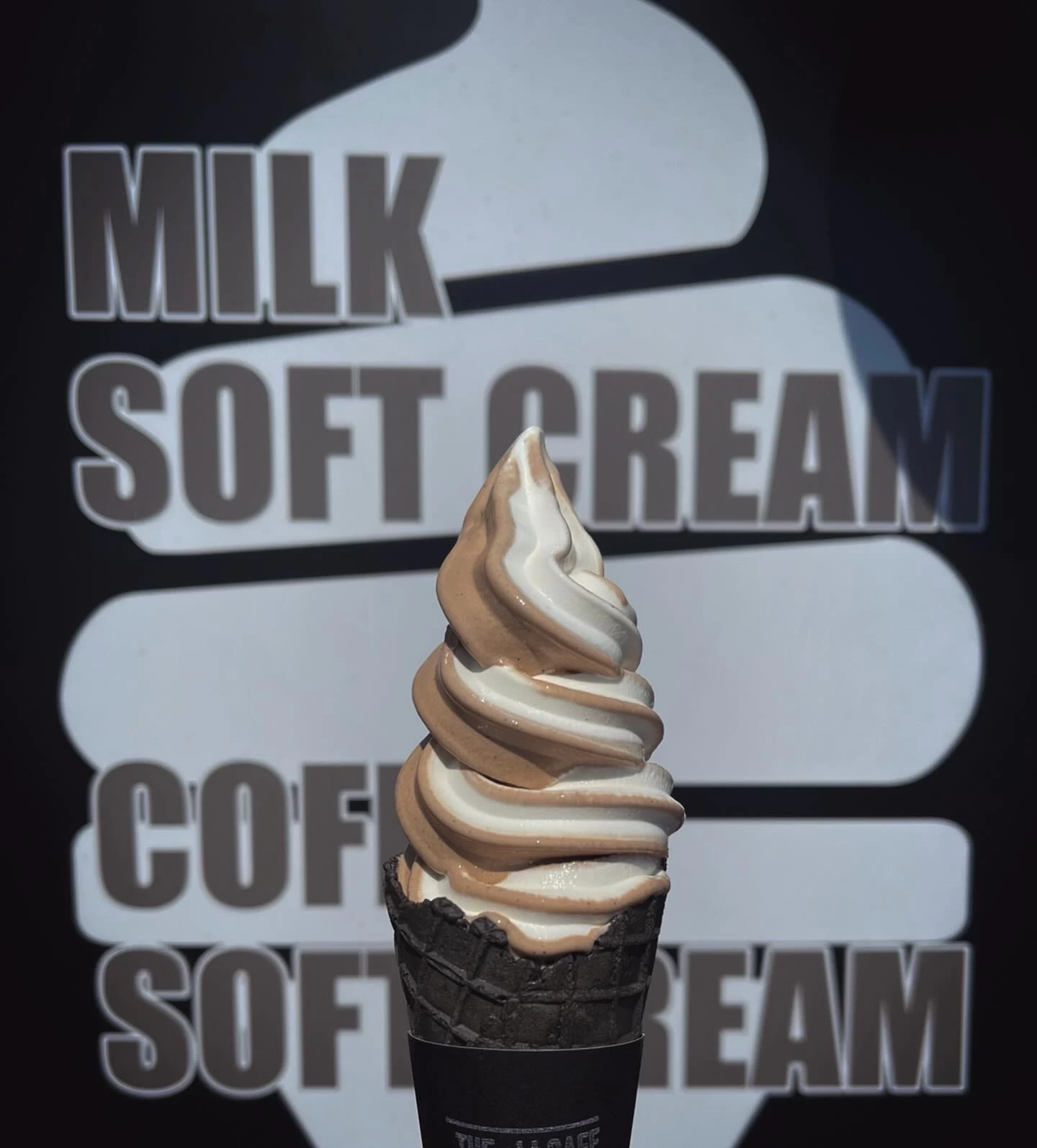 ミルクソフトクリーム×コーヒーソフトクリーム