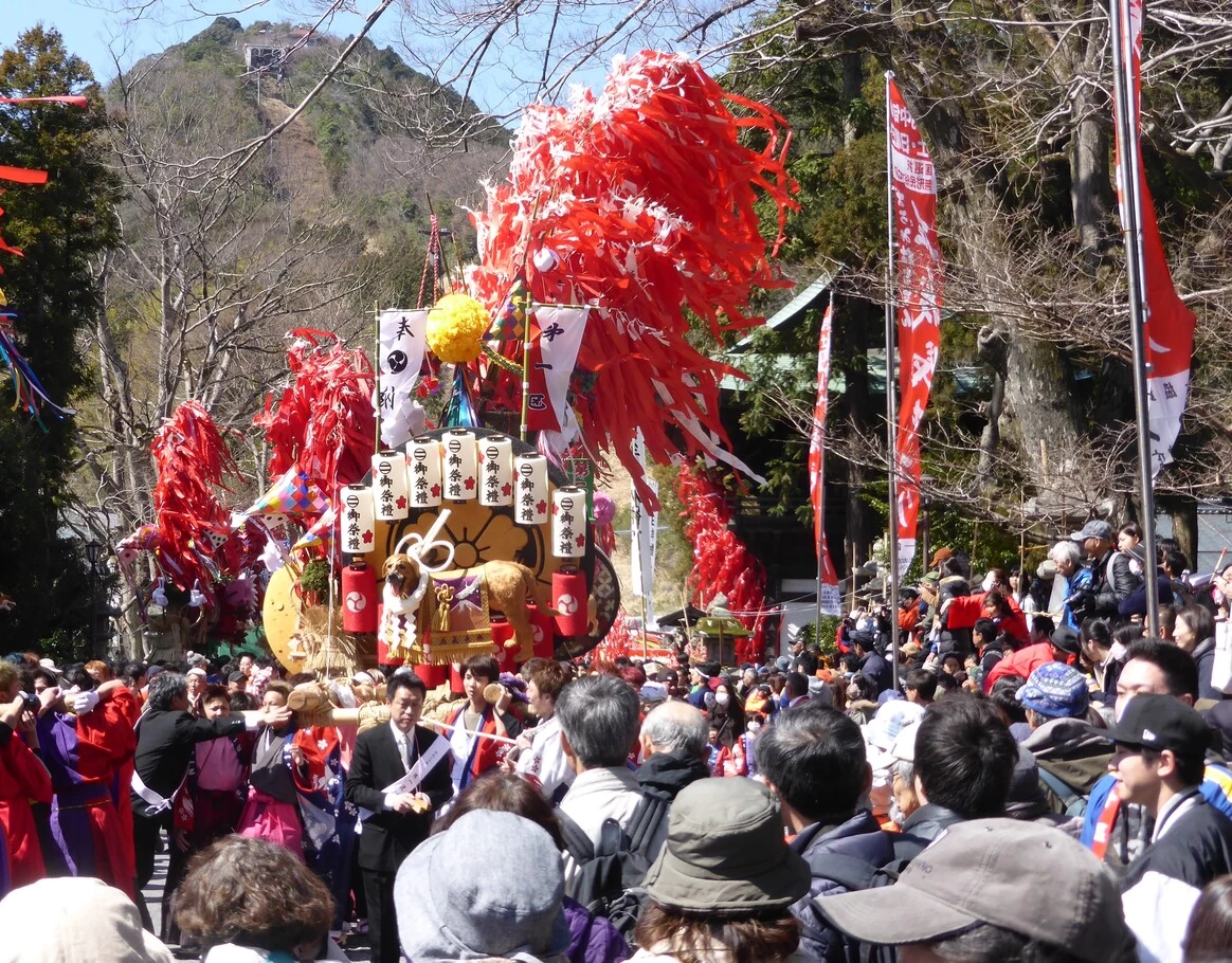 日牟禮八幡宮　左義長祭