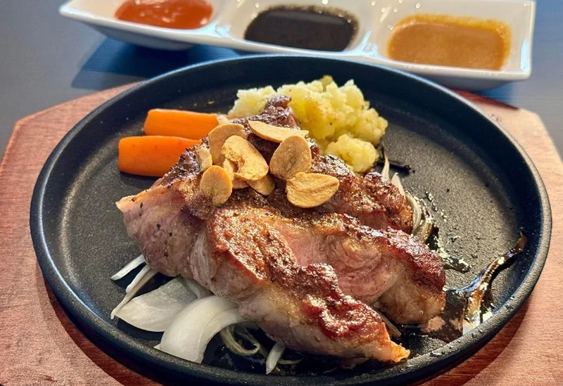 自家製のステーキソースが自慢