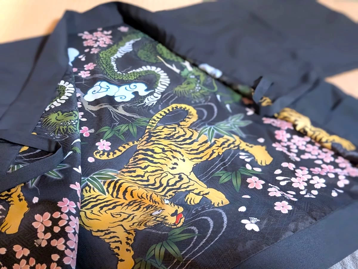 デザイン性の高い丹前（現地にて撮影）
