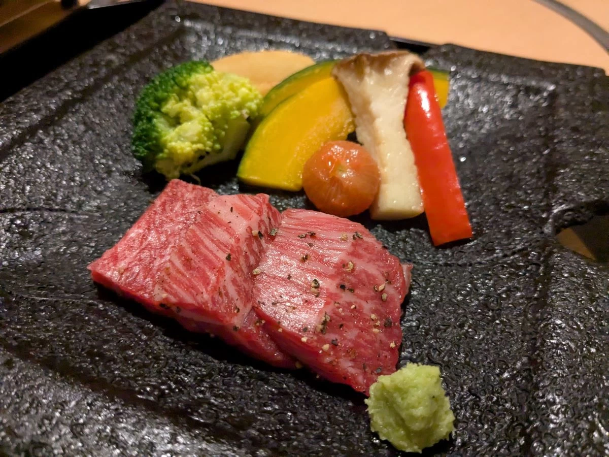 黒毛和牛会席・強肴（現地にて撮影）