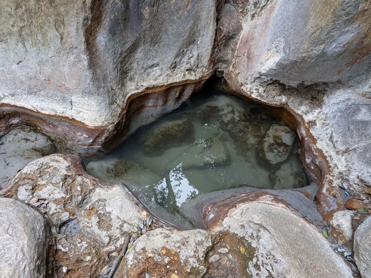 無色透明の温泉（現地にて撮影）