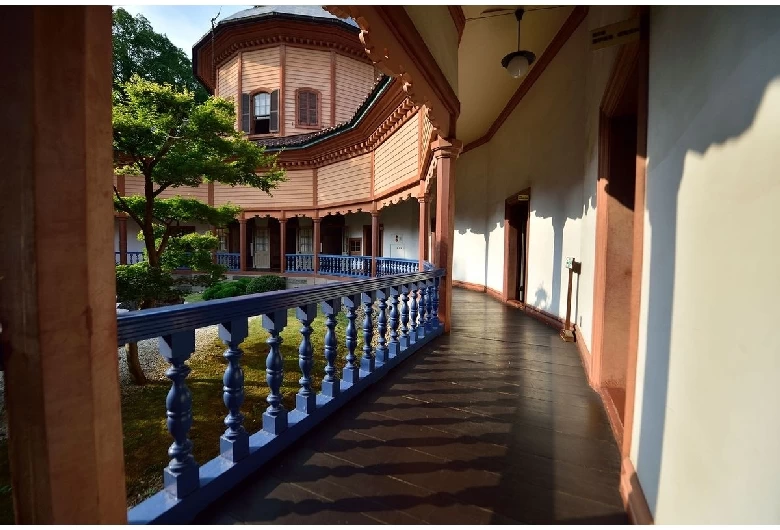 建物内