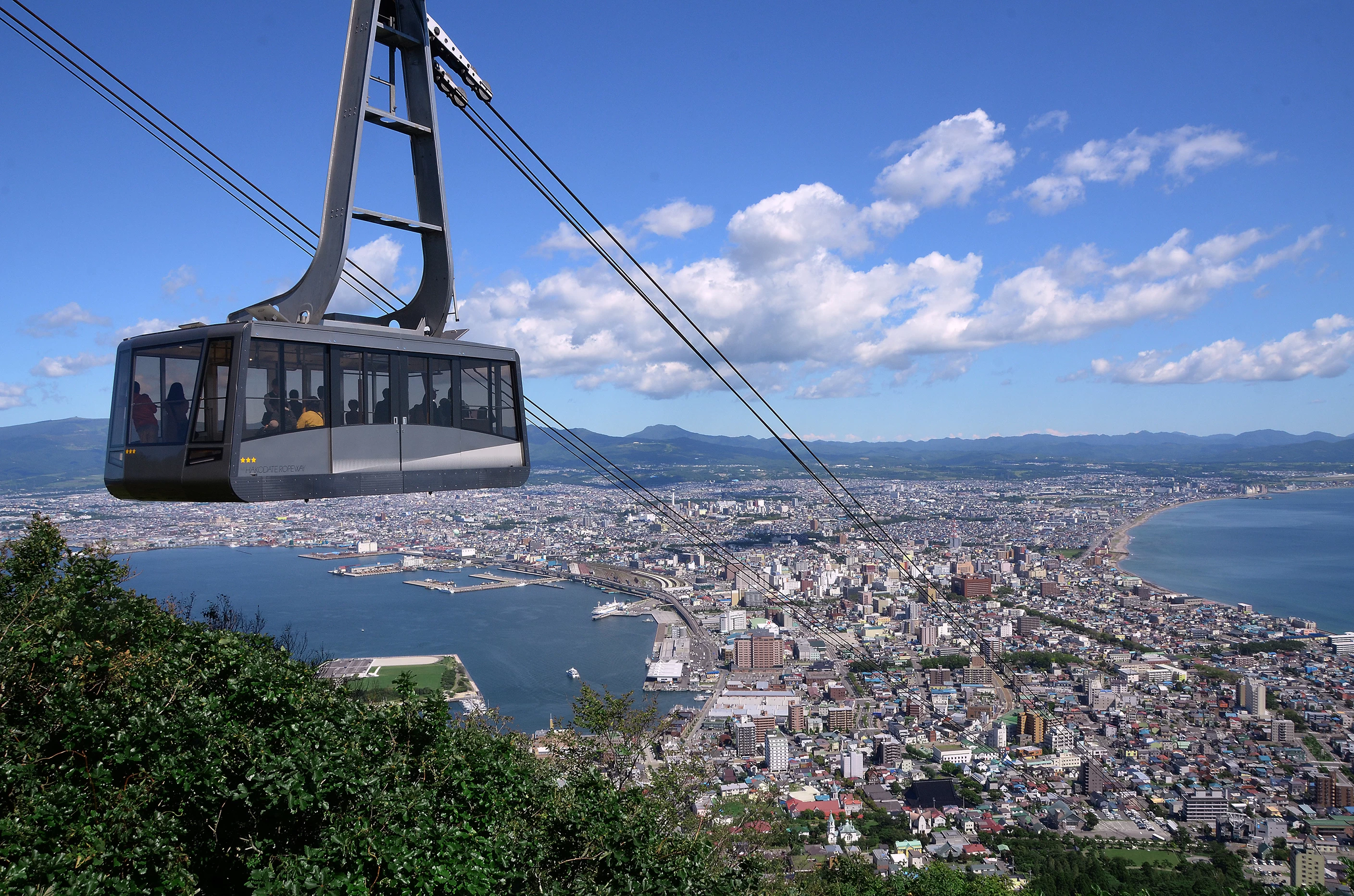 山麓駅から山頂駅までを約3分で結ぶ