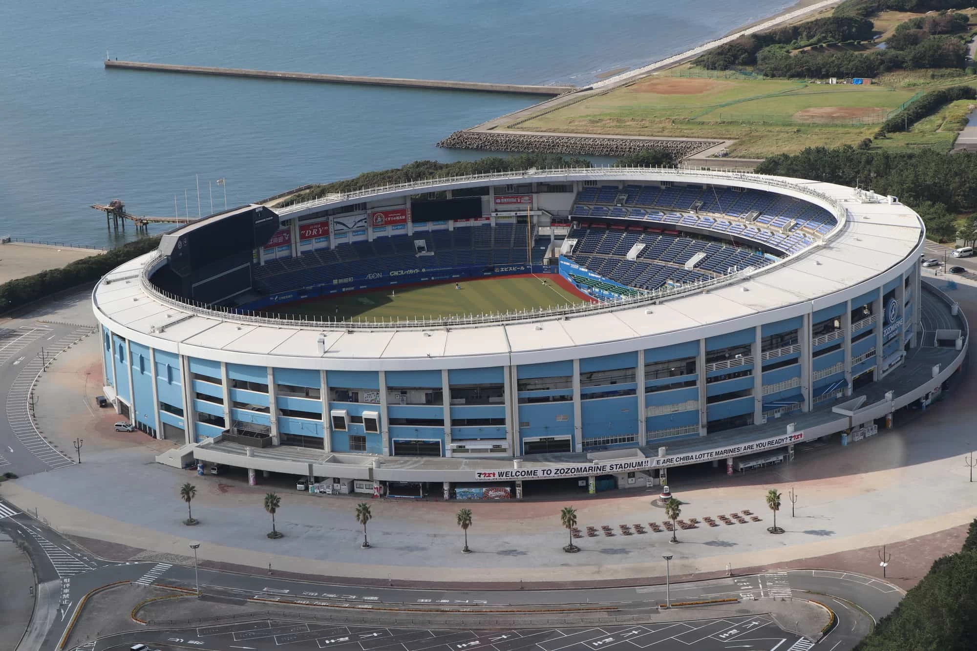 ZOZOマリンスタジアム（昼間）