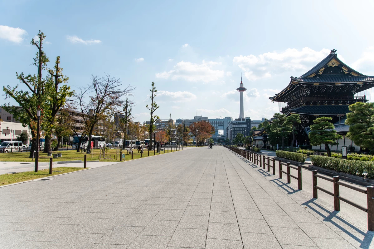 お東さん広場②