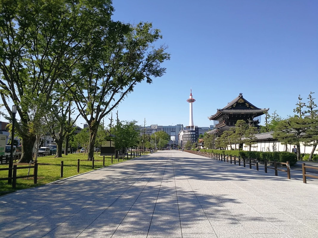 お東さん広場③