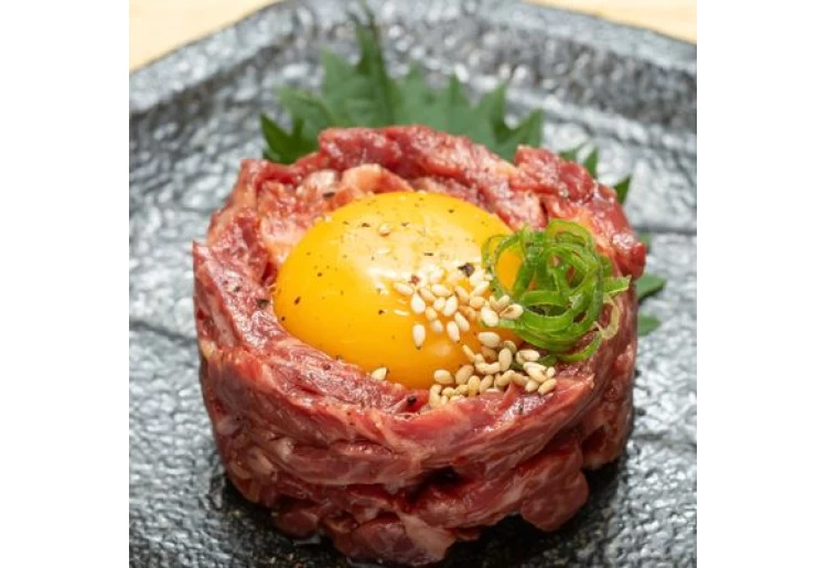 黒毛和牛炙りユッケ