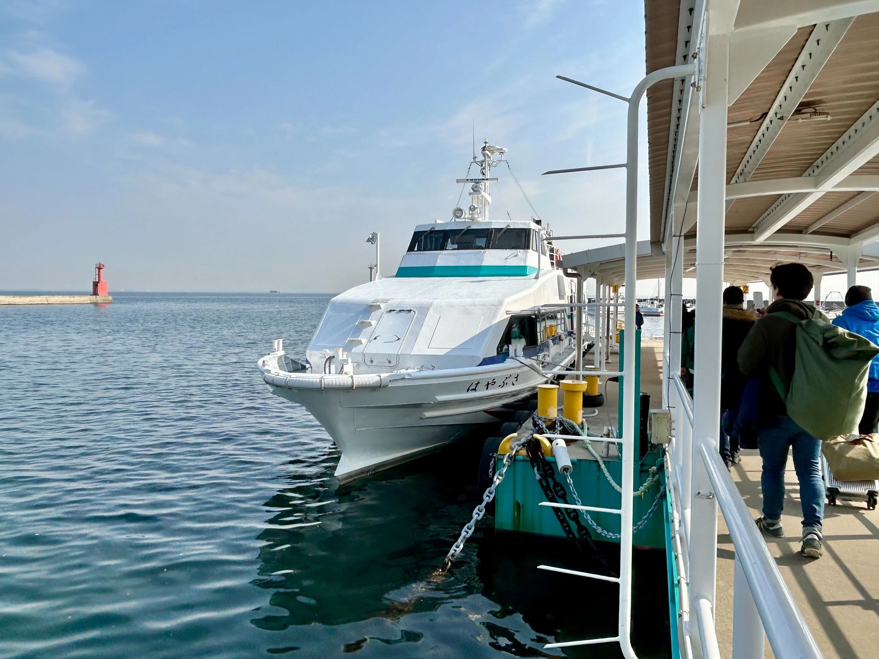 約20分の高速艇の旅（現地にて撮影）
