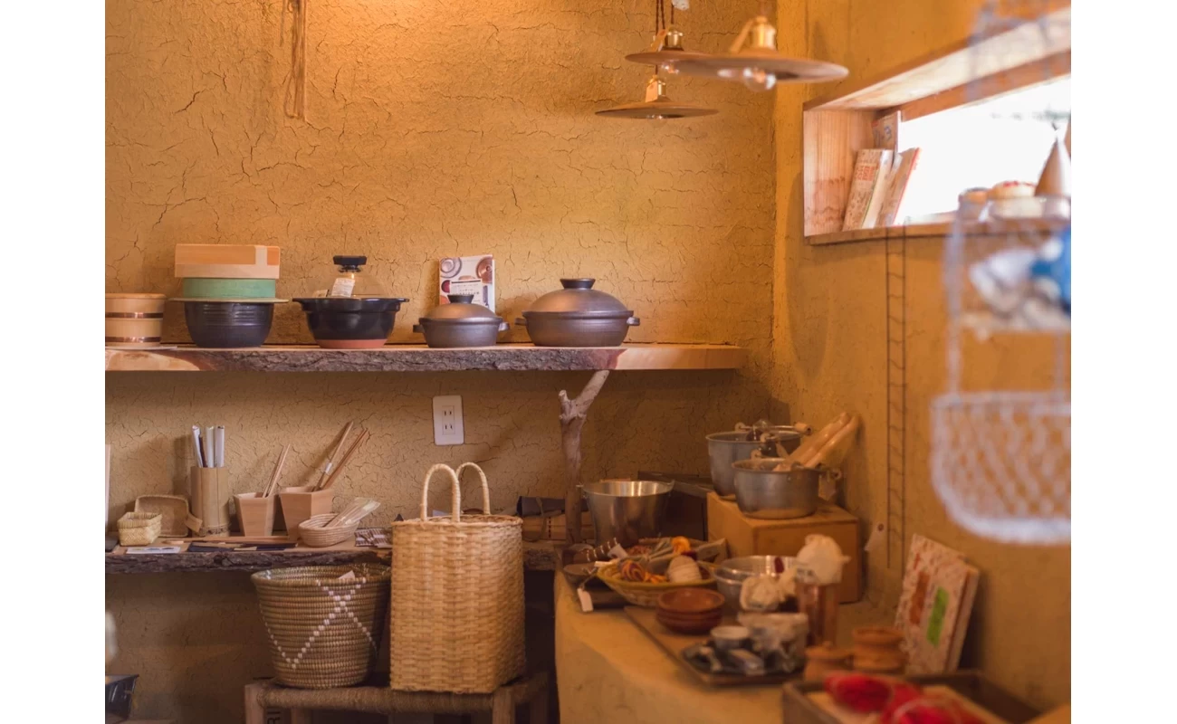 こだわりの生活雑貨が並ぶ