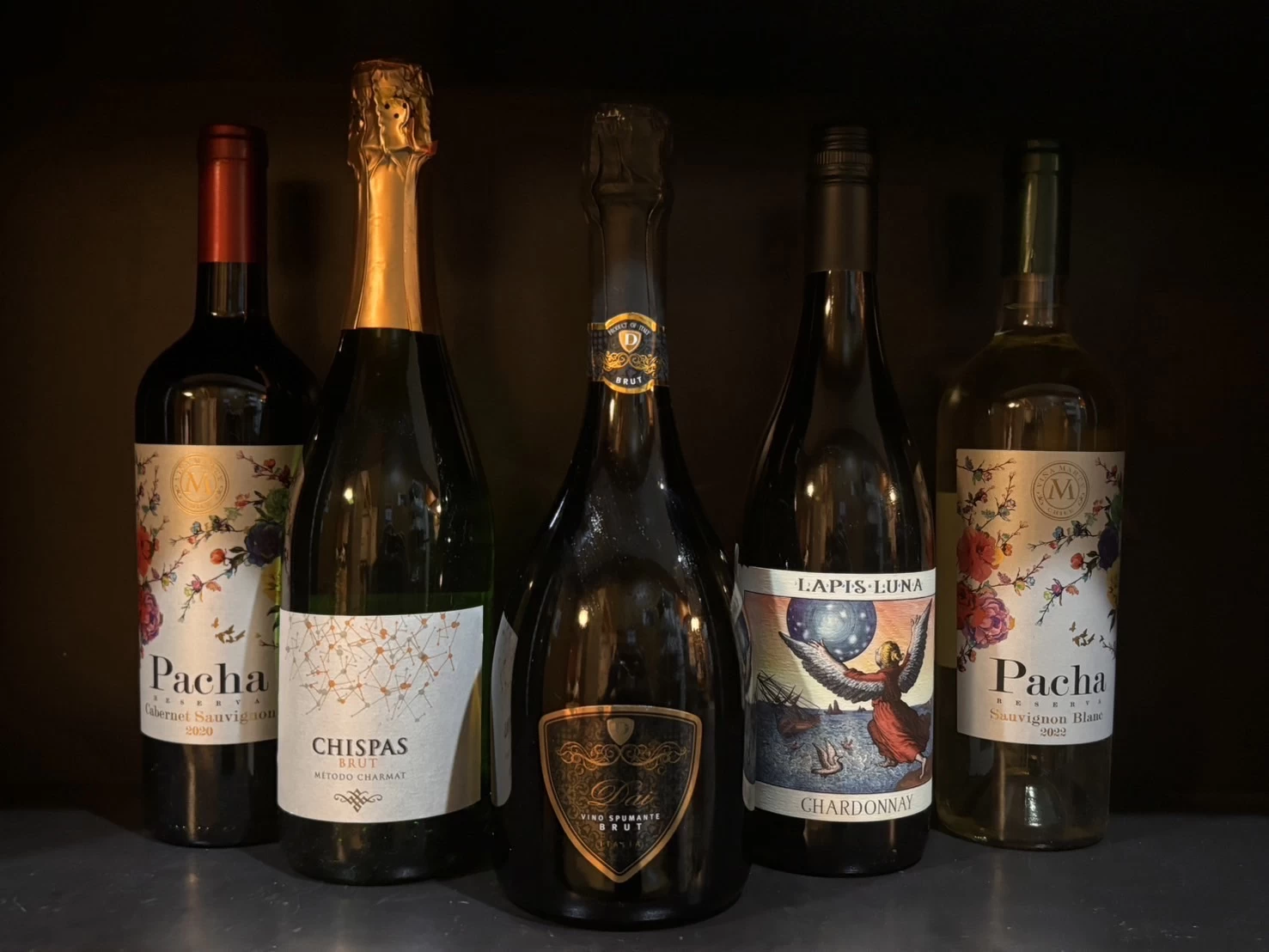 日本酒やワインなどアルコールも豊富