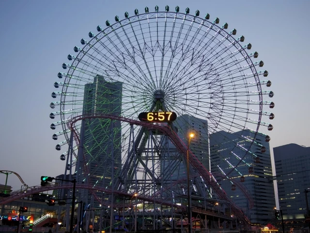 大観覧車「コスモクロック21」