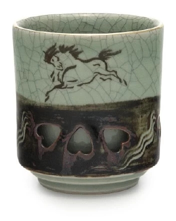 300年余りの伝統を持つ大堀相馬焼。走り駒、青ひび、二重焼きが特徴