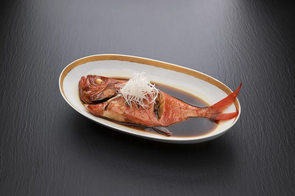 脂がのった金目鯛の煮つけ