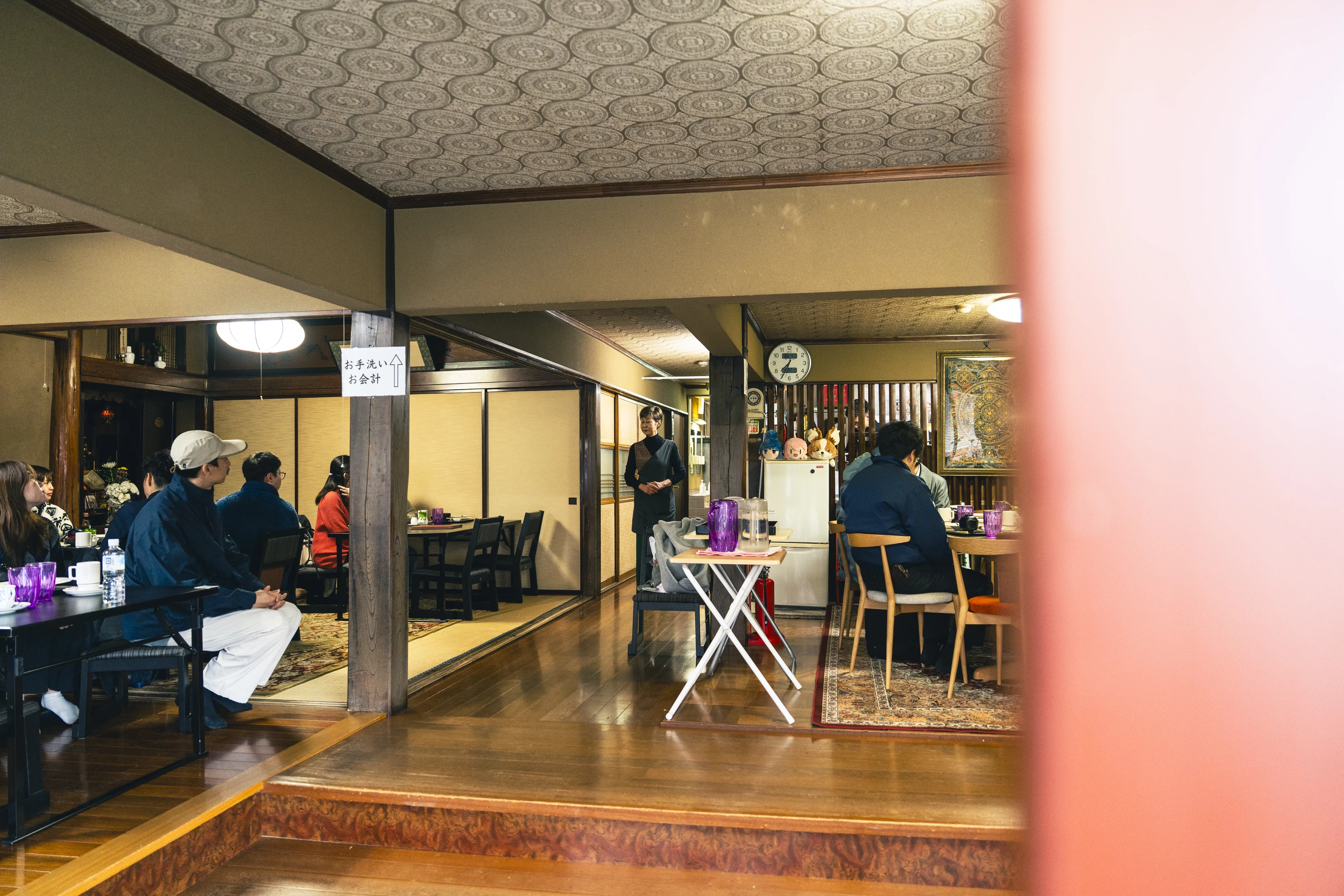 「都会の疲れを癒やしに来てください」と女将さん