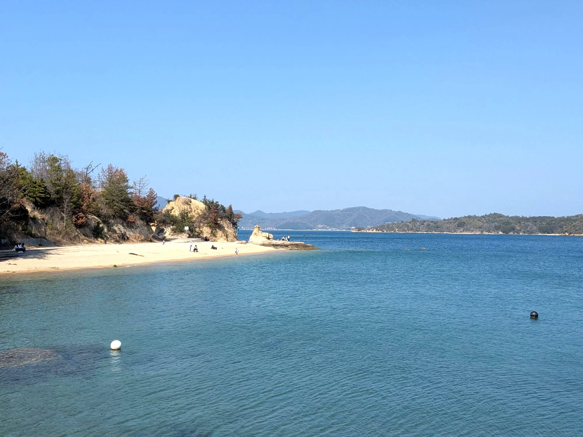 透明度の高い海岸（現地にて撮影）