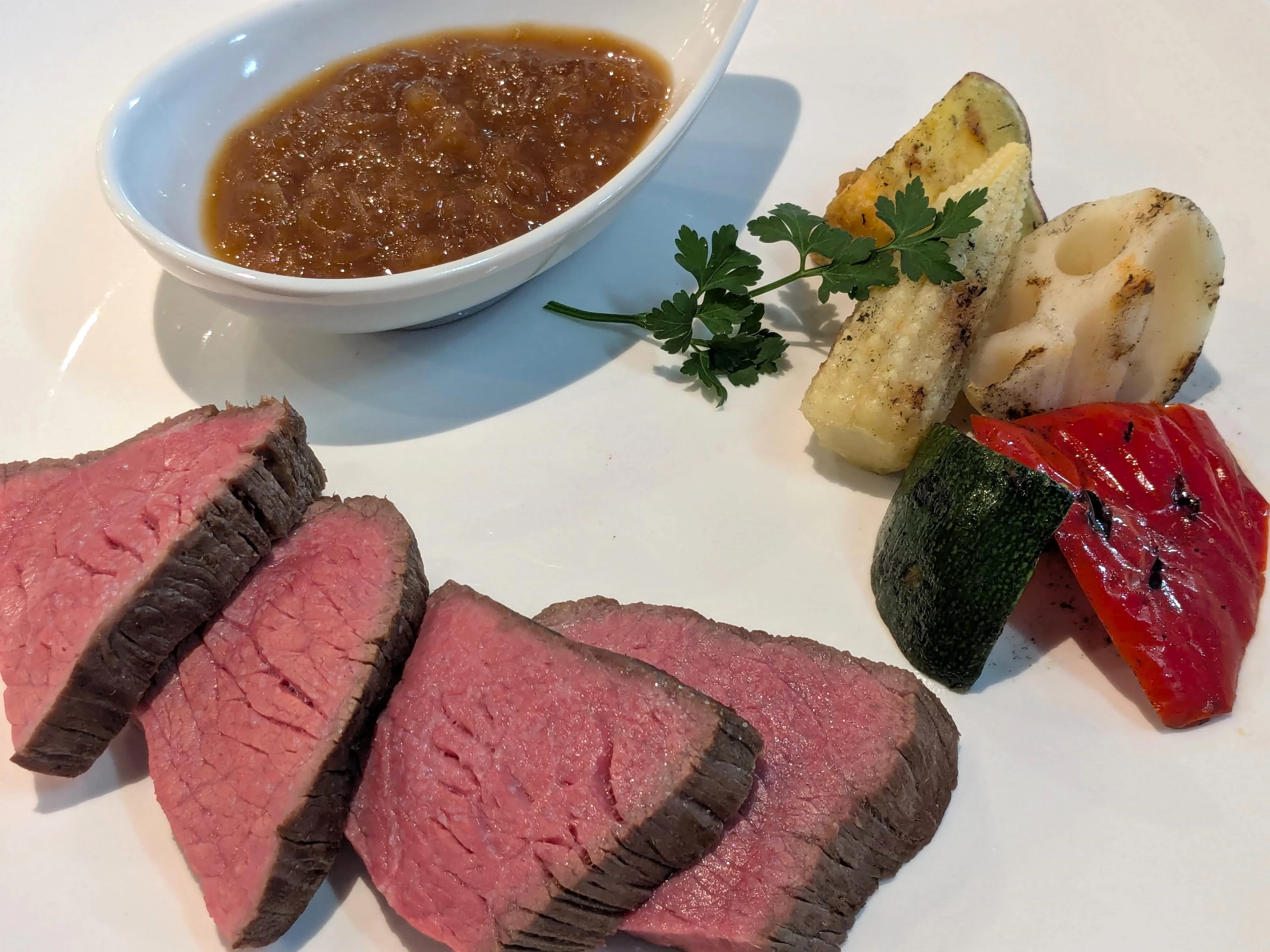 メインディッシュ（現地にて撮影）