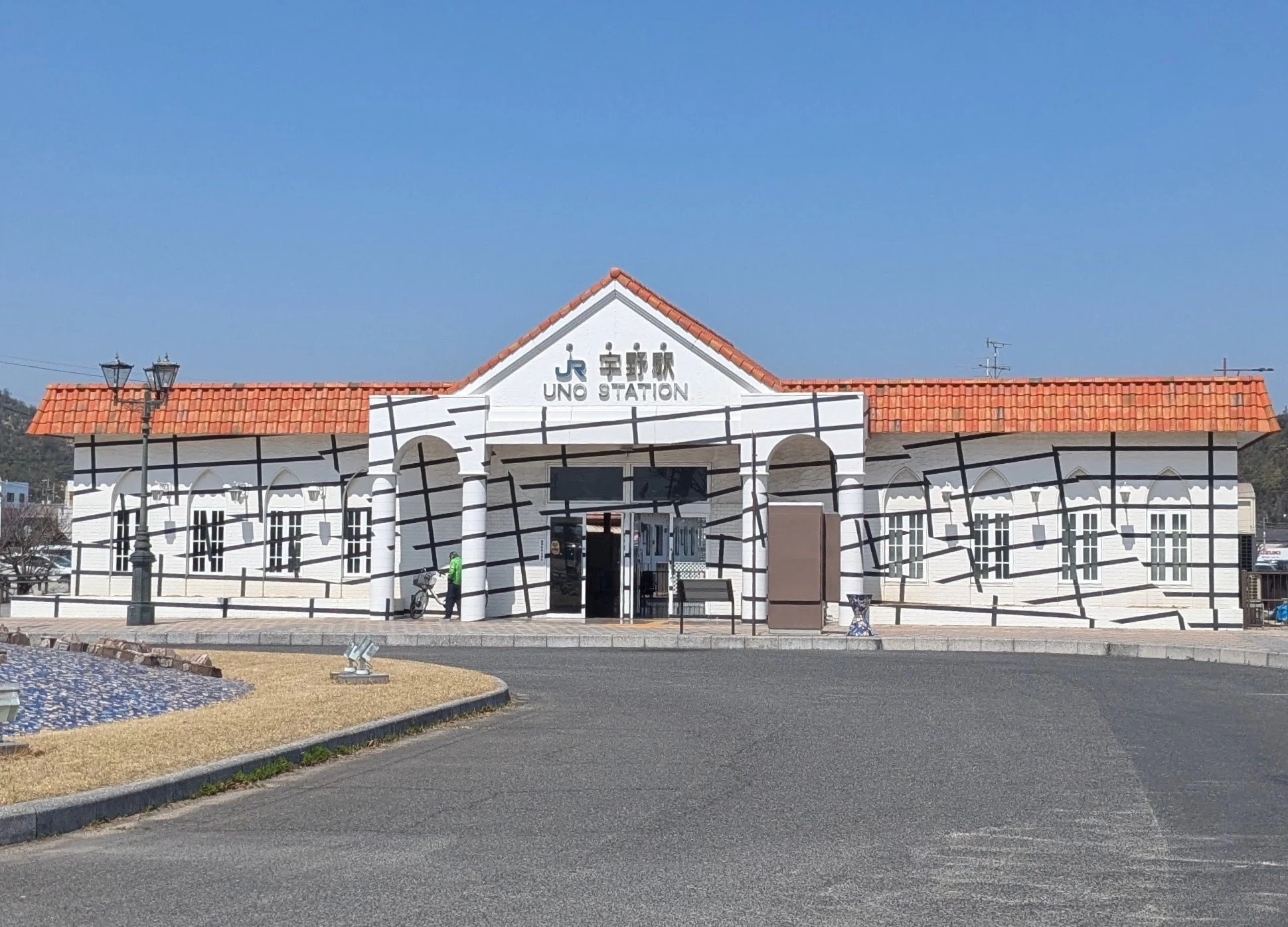 駅舎全景（現地にて撮影）