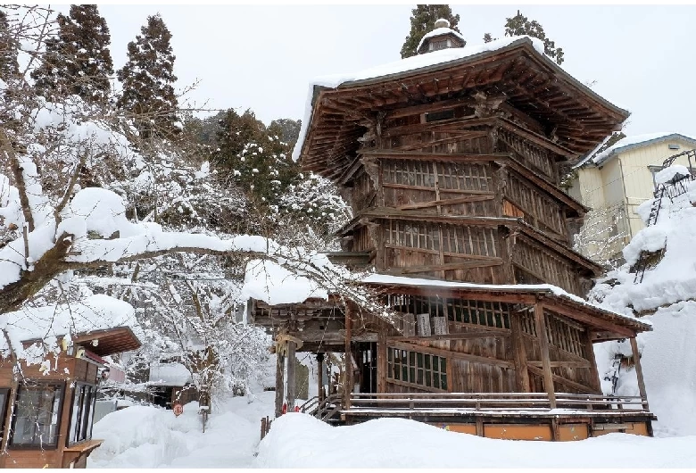 冬の会津さざえ堂