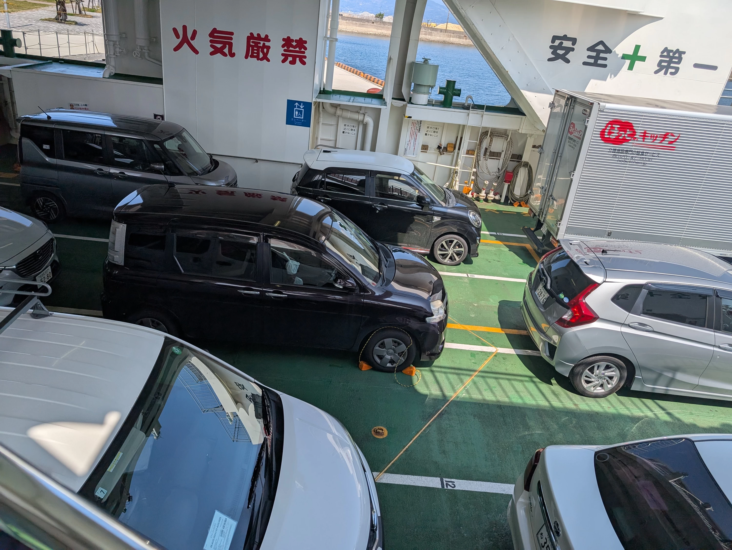 車両荷台（現地にて撮影）