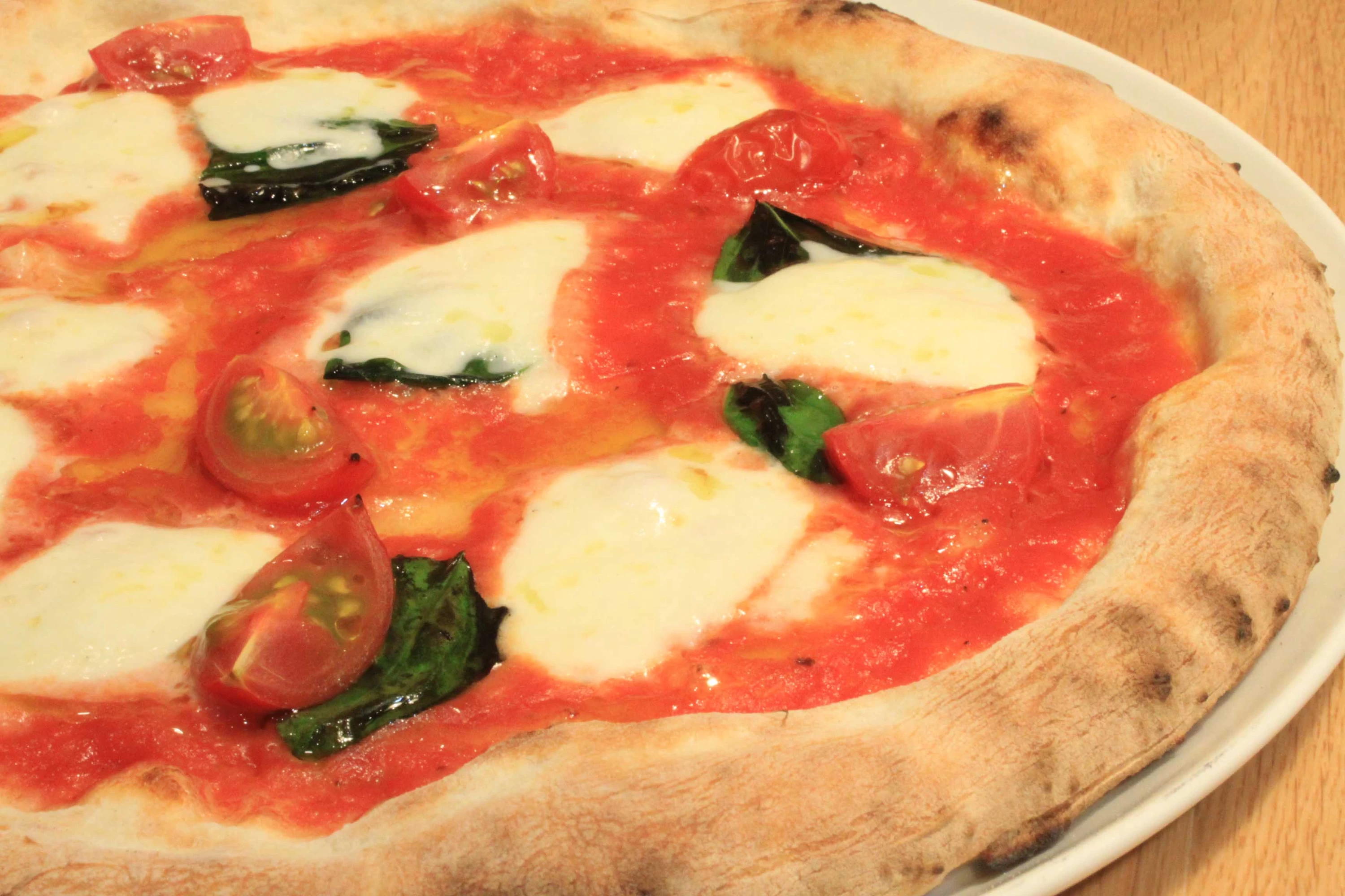 フレッシュモッツァレラチーズのマルゲリータ