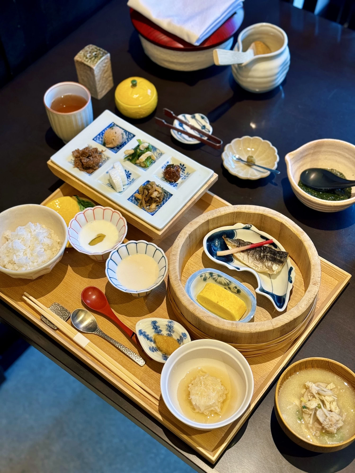 朝食（現地にて撮影）