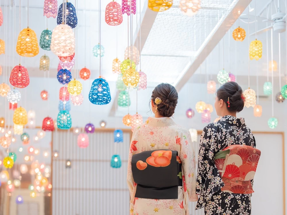 水引のランプシェード（画像提供：自遊花人水引ミュージアム）