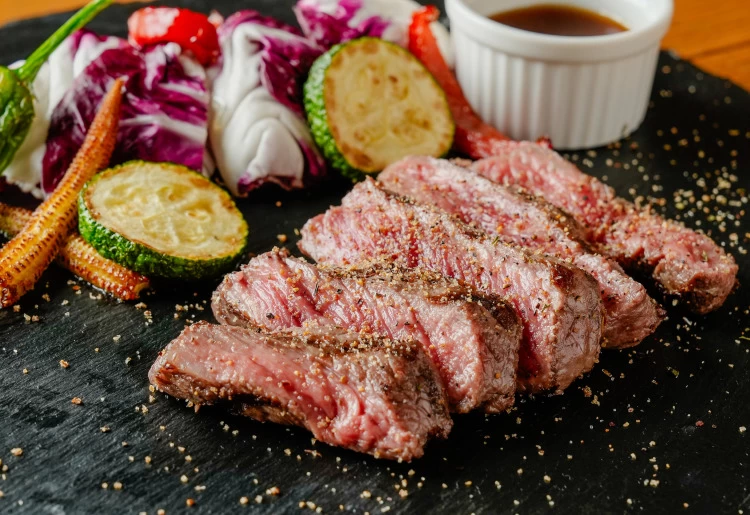 赤身肉の貴重な部位を使った「ランイチステーキ」