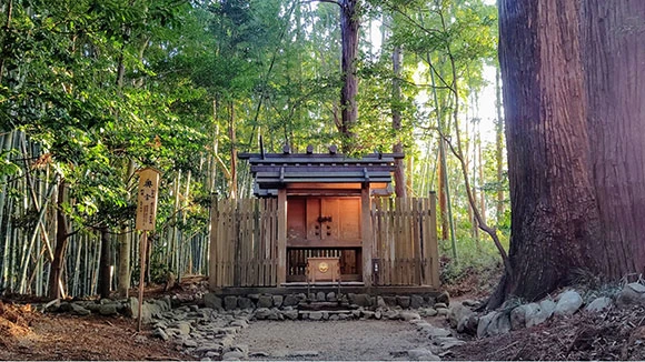 奥宮（おくのみや）