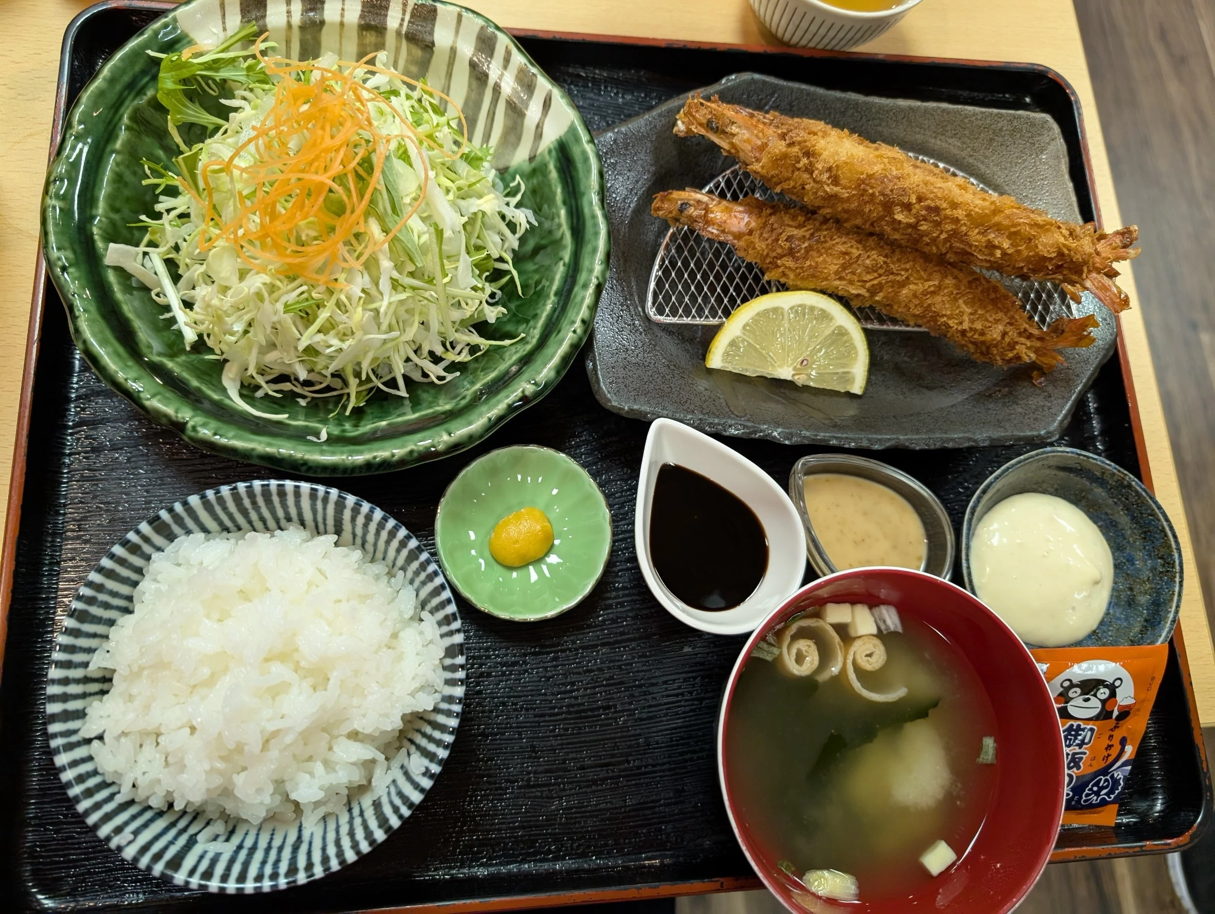 エビフライ定食（現地にて撮影）